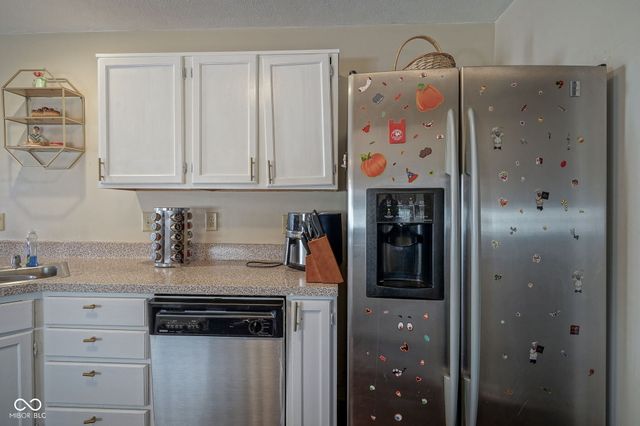 9904 Worthington Boulevard, Fishers, IN 46038