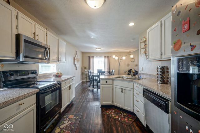 9904 Worthington Boulevard, Fishers, IN 46038