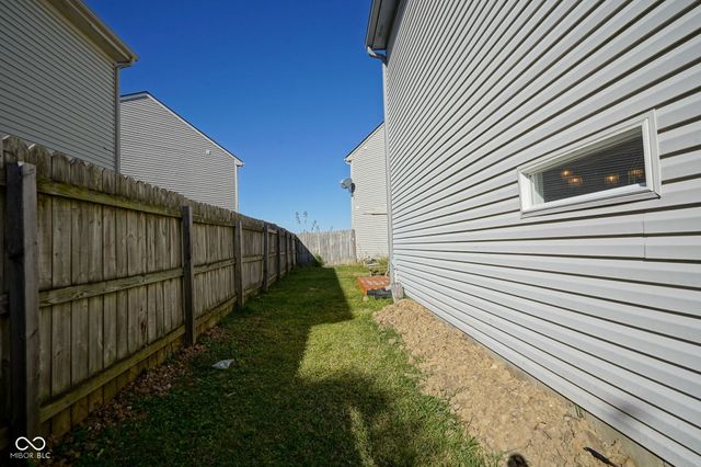 9904 Worthington Boulevard, Fishers, IN 46038