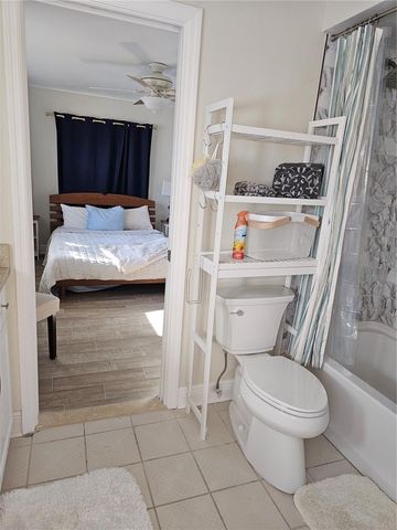 5230 VENETIAN BOULEVARD NE, St Petersburg, FL 33703