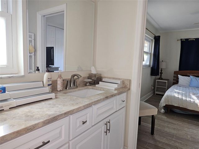 5230 VENETIAN BOULEVARD NE, St Petersburg, FL 33703