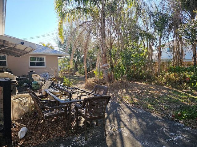 5230 VENETIAN BOULEVARD NE, St Petersburg, FL 33703