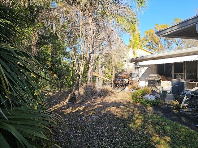 5230 VENETIAN BOULEVARD NE, St Petersburg, FL 33703