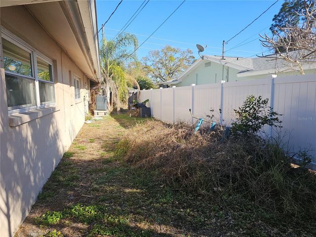 5230 VENETIAN BOULEVARD NE, St Petersburg, FL 33703
