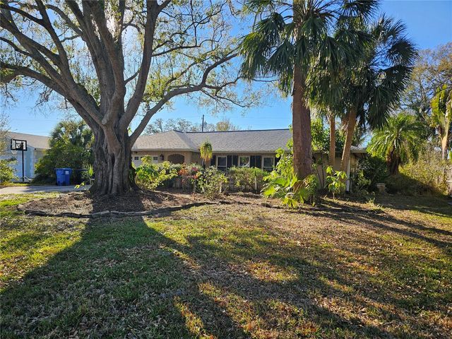 5230 VENETIAN BOULEVARD NE, St Petersburg, FL 33703