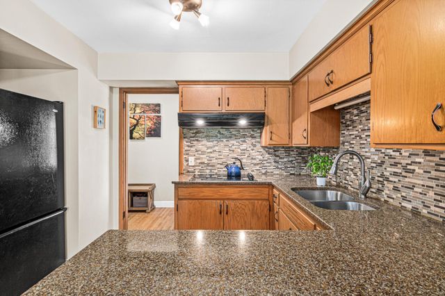 4230 Maple Lane, Minnetonka, MN 55345