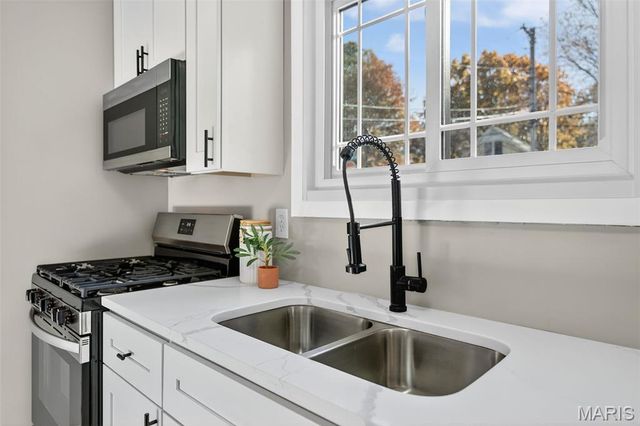 519 Bismark Avenue, Rock Hill, MO 63119