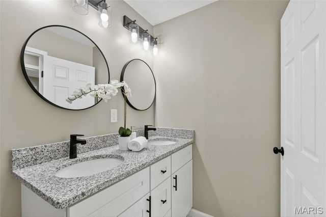 519 Bismark Avenue, Rock Hill, MO 63119