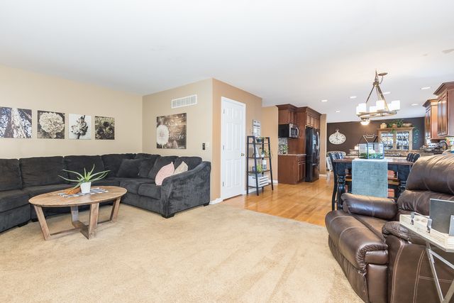 1607 Sierra Highlands Court, Plainfield, IL 60586