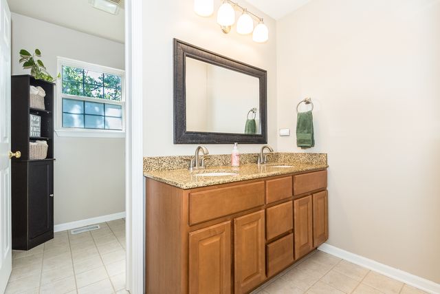 1607 Sierra Highlands Court, Plainfield, IL 60586
