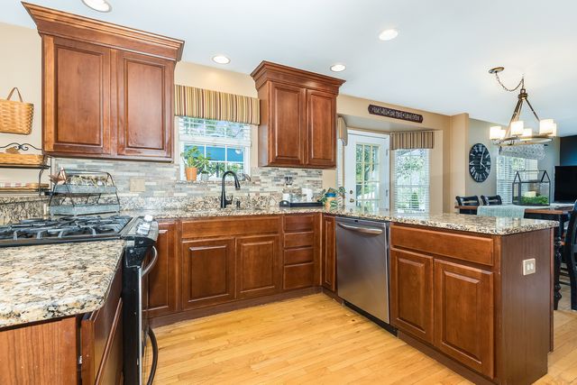 1607 Sierra Highlands Court, Plainfield, IL 60586