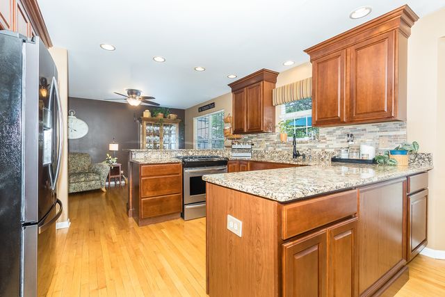1607 Sierra Highlands Court, Plainfield, IL 60586