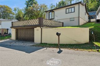 19 Hoon St, Carroll Twp, PA 15063