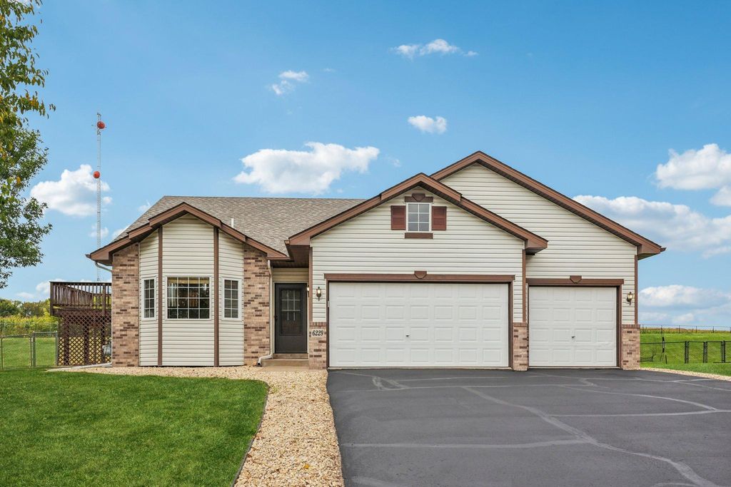 6229 Karston Drive NE, Albertville, MN 55301