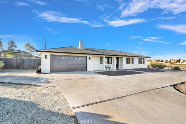 16096 Village Drive, Victorville, CA 92394