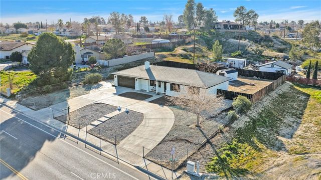 16096 Village Drive, Victorville, CA 92394