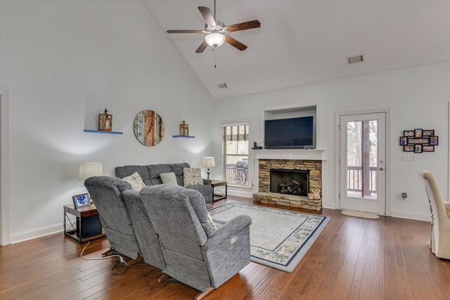 303 CUTTYSARK Point, Mccormick, SC 29835