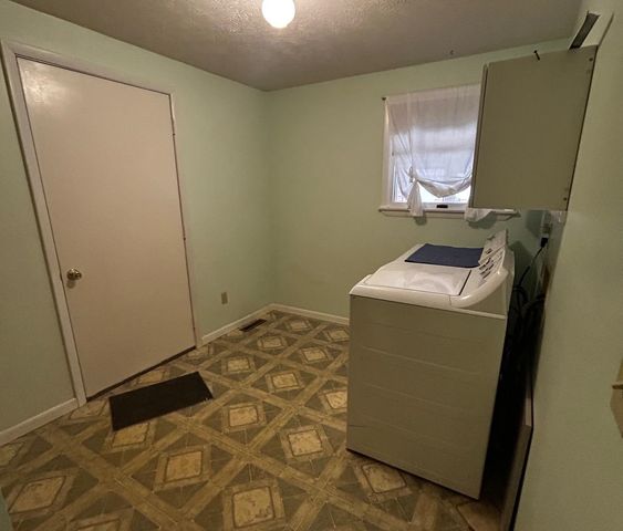 47 W River Road, Gladwin, MI 48624