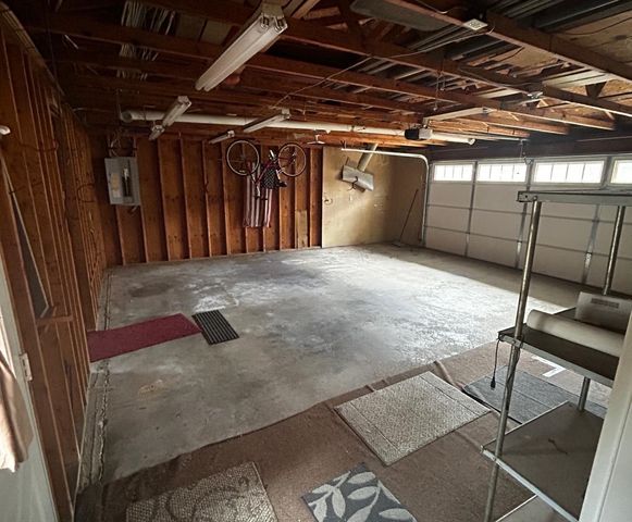 47 W River Road, Gladwin, MI 48624