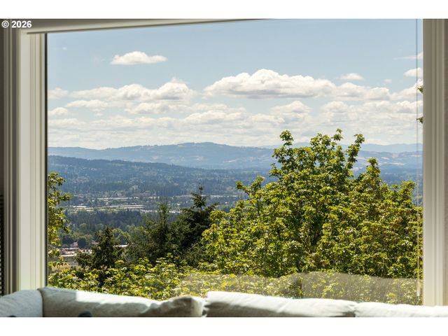 221 Sw MOONRIDGE Pl, Portland, OR 97225