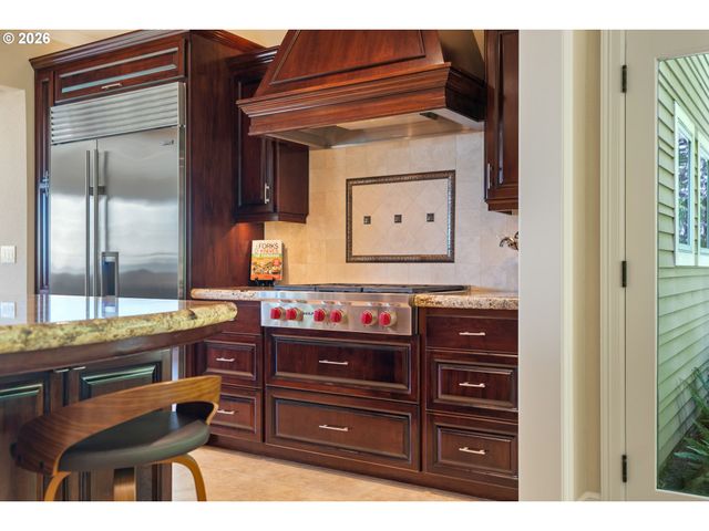 221 Sw MOONRIDGE Pl, Portland, OR 97225