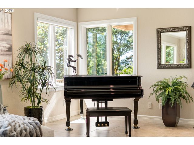 221 Sw MOONRIDGE Pl, Portland, OR 97225