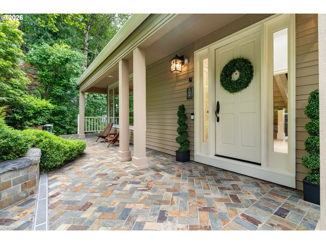 221 Sw MOONRIDGE Pl, Portland, OR 97225