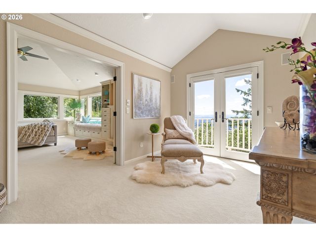 221 Sw MOONRIDGE Pl, Portland, OR 97225