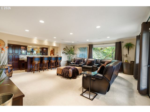 221 Sw MOONRIDGE Pl, Portland, OR 97225