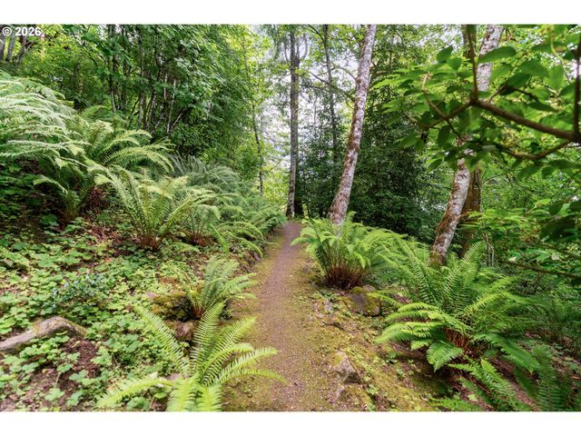 221 Sw MOONRIDGE Pl, Portland, OR 97225