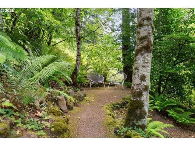 221 Sw MOONRIDGE Pl, Portland, OR 97225