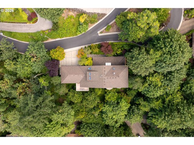 221 Sw MOONRIDGE Pl, Portland, OR 97225