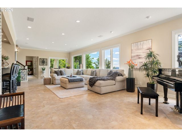 221 Sw MOONRIDGE Pl, Portland, OR 97225