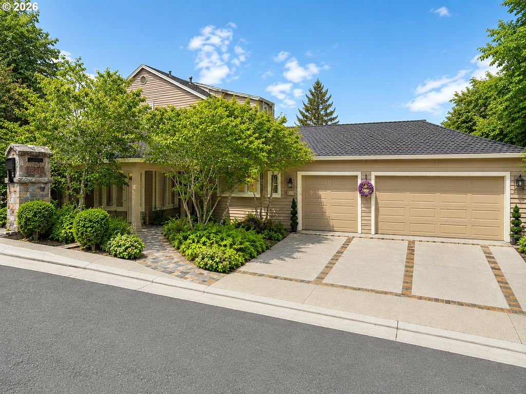 221 Sw MOONRIDGE Pl, Portland, OR 97225