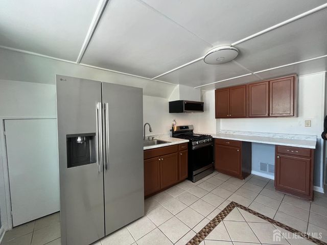 7 Bound Brook Avenue, Piscataway, NJ 08854