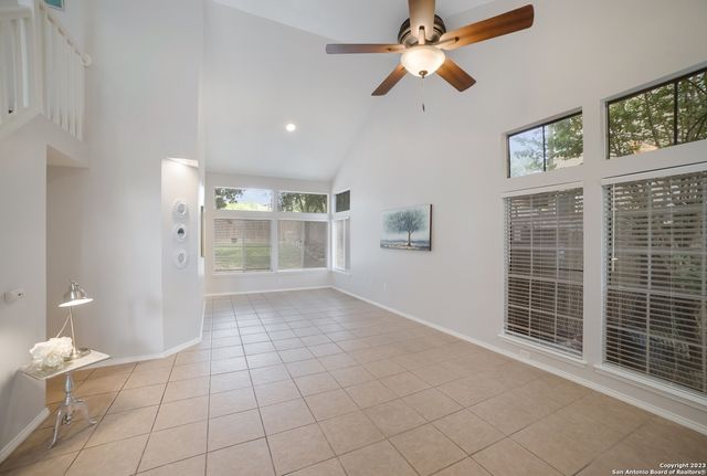 14718 Hillside Vw, San Antonio, TX 78233
