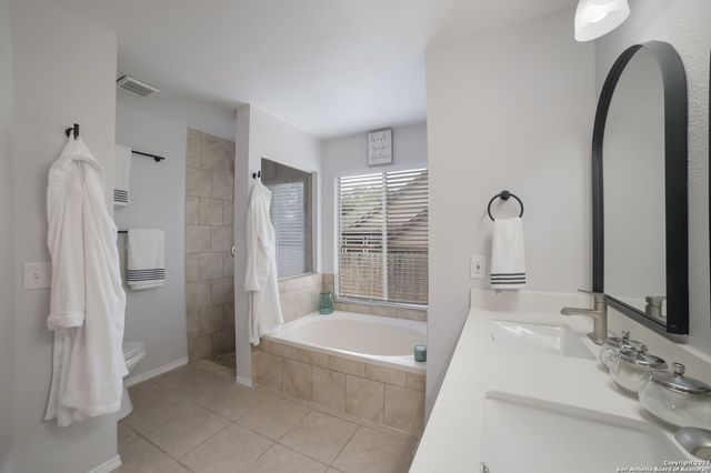 14718 Hillside Vw, San Antonio, TX 78233