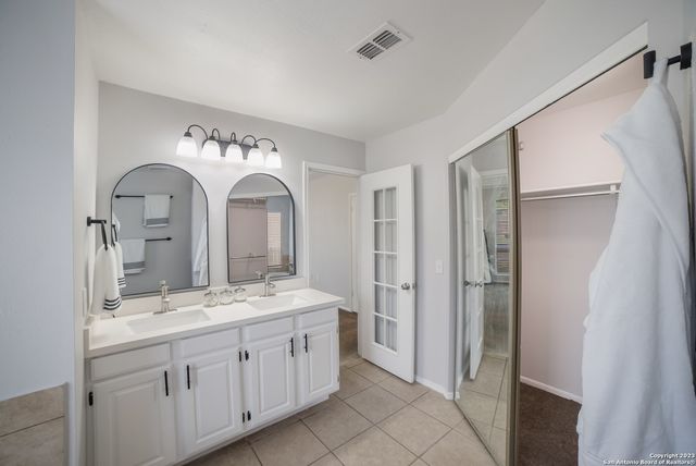 14718 Hillside Vw, San Antonio, TX 78233