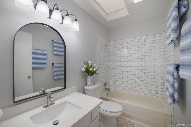 14718 Hillside Vw, San Antonio, TX 78233
