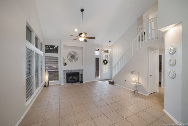 14718 Hillside Vw, San Antonio, TX 78233