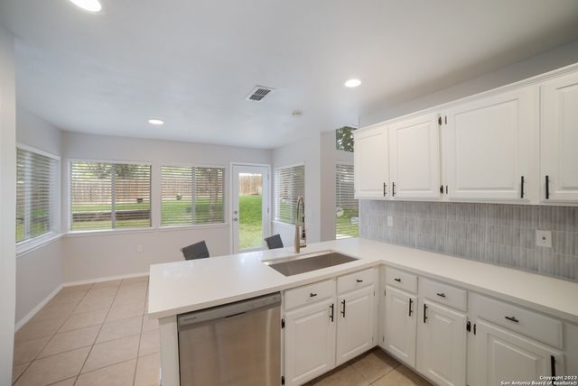 14718 Hillside Vw, San Antonio, TX 78233