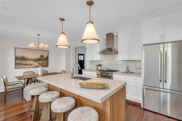 19 Rhode Island Avenue, Providence, RI 02906