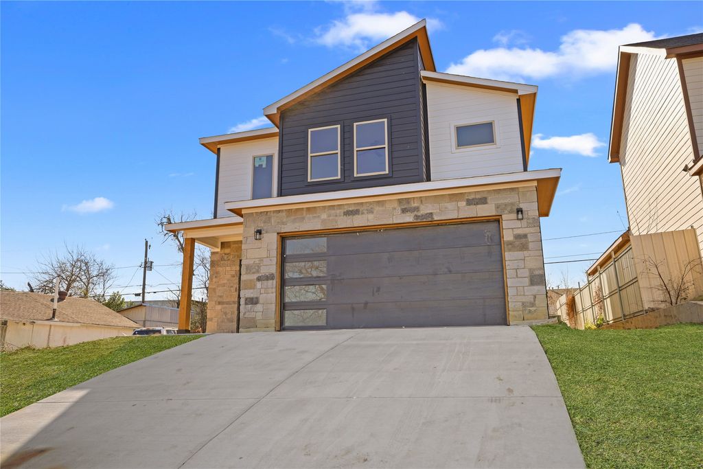 1608 Avenue D, Fort Worth, TX 76104 — exterior