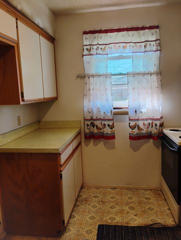 6307 S Solona Circle S, Haltom City, TX 76117