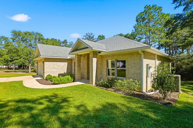 100 Hidden Lakes Trail, Defuniak Springs, FL 32433