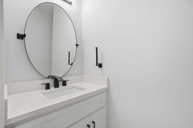 100 Hidden Lakes Trail, Defuniak Springs, FL 32433