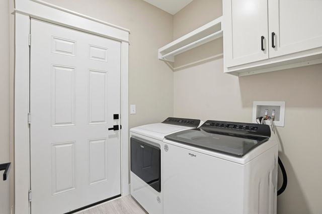 100 Hidden Lakes Trail, Defuniak Springs, FL 32433