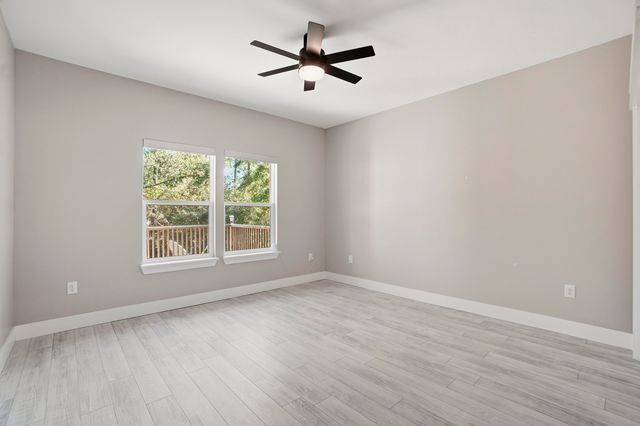 100 Hidden Lakes Trail, Defuniak Springs, FL 32433