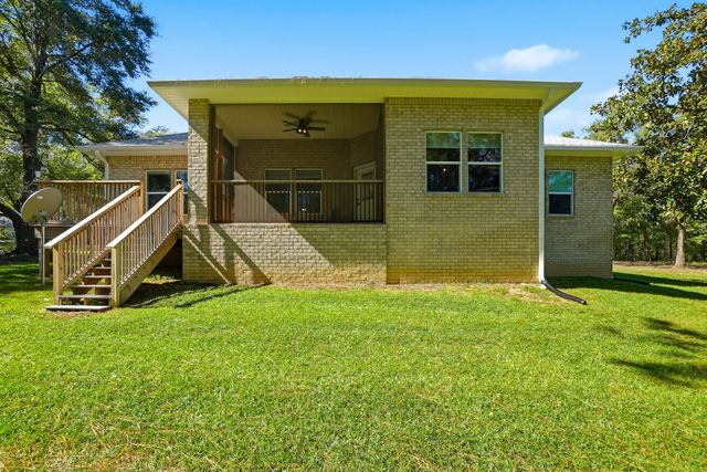 100 Hidden Lakes Trail, Defuniak Springs, FL 32433