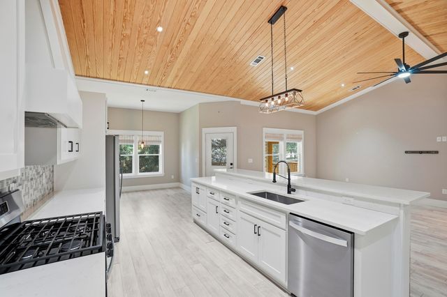 100 Hidden Lakes Trail, Defuniak Springs, FL 32433